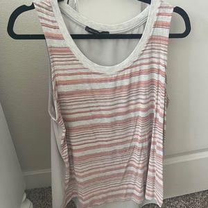 Sleeveless shirt